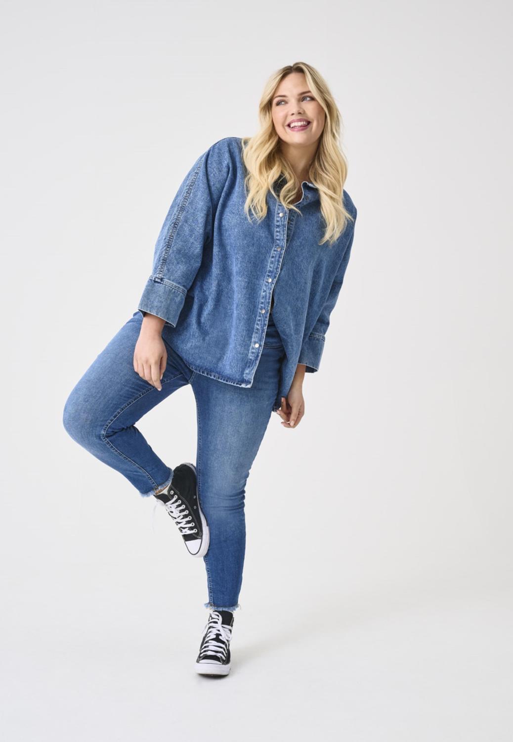Carmakoma CARWILLY REG SK ANK RW DNM TAI263 NOOS Blauw - OAK Fashion Noordwolde