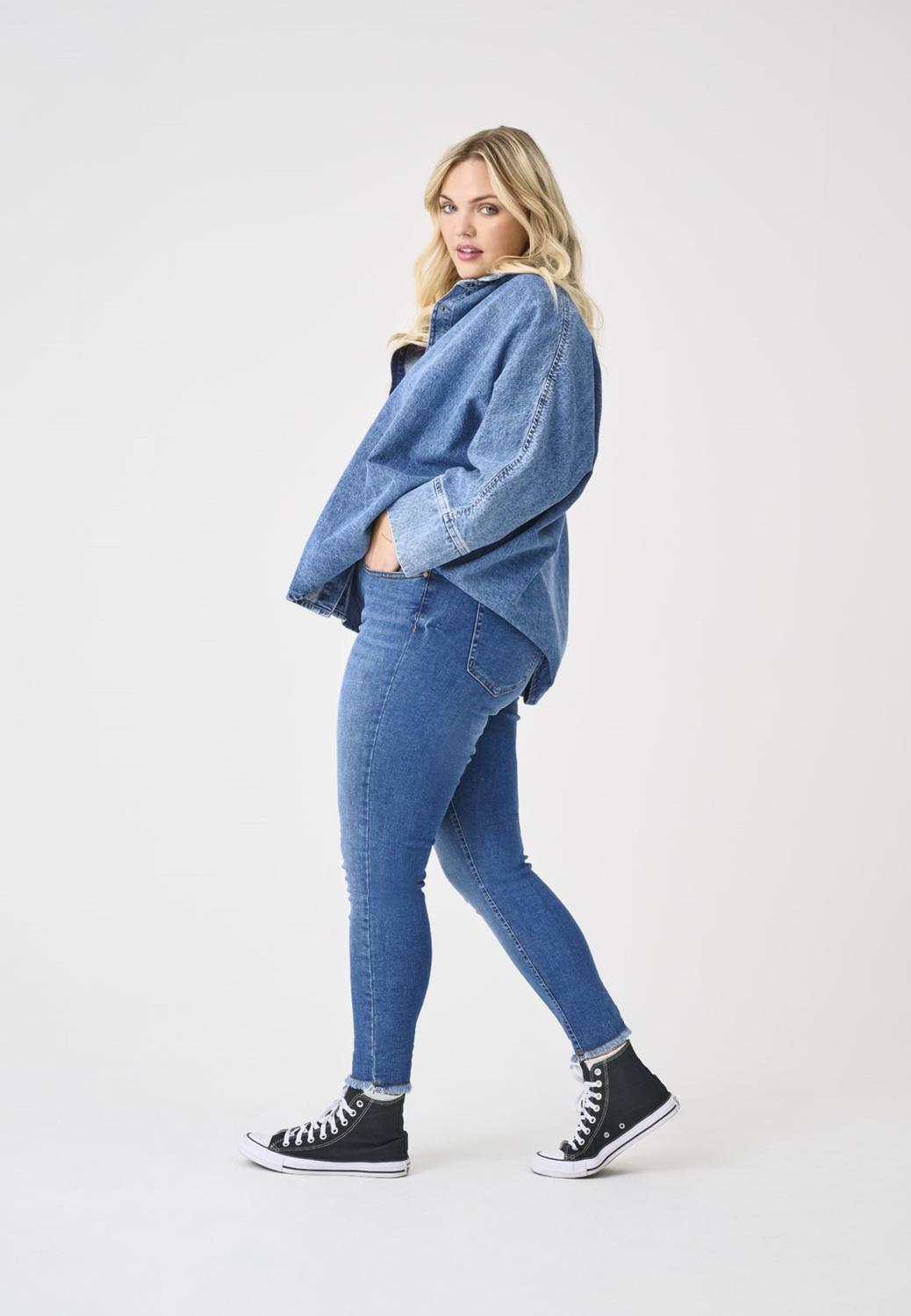 Carmakoma CARWILLY REG SK ANK RW DNM TAI263 NOOS Blauw - OAK Fashion Noordwolde