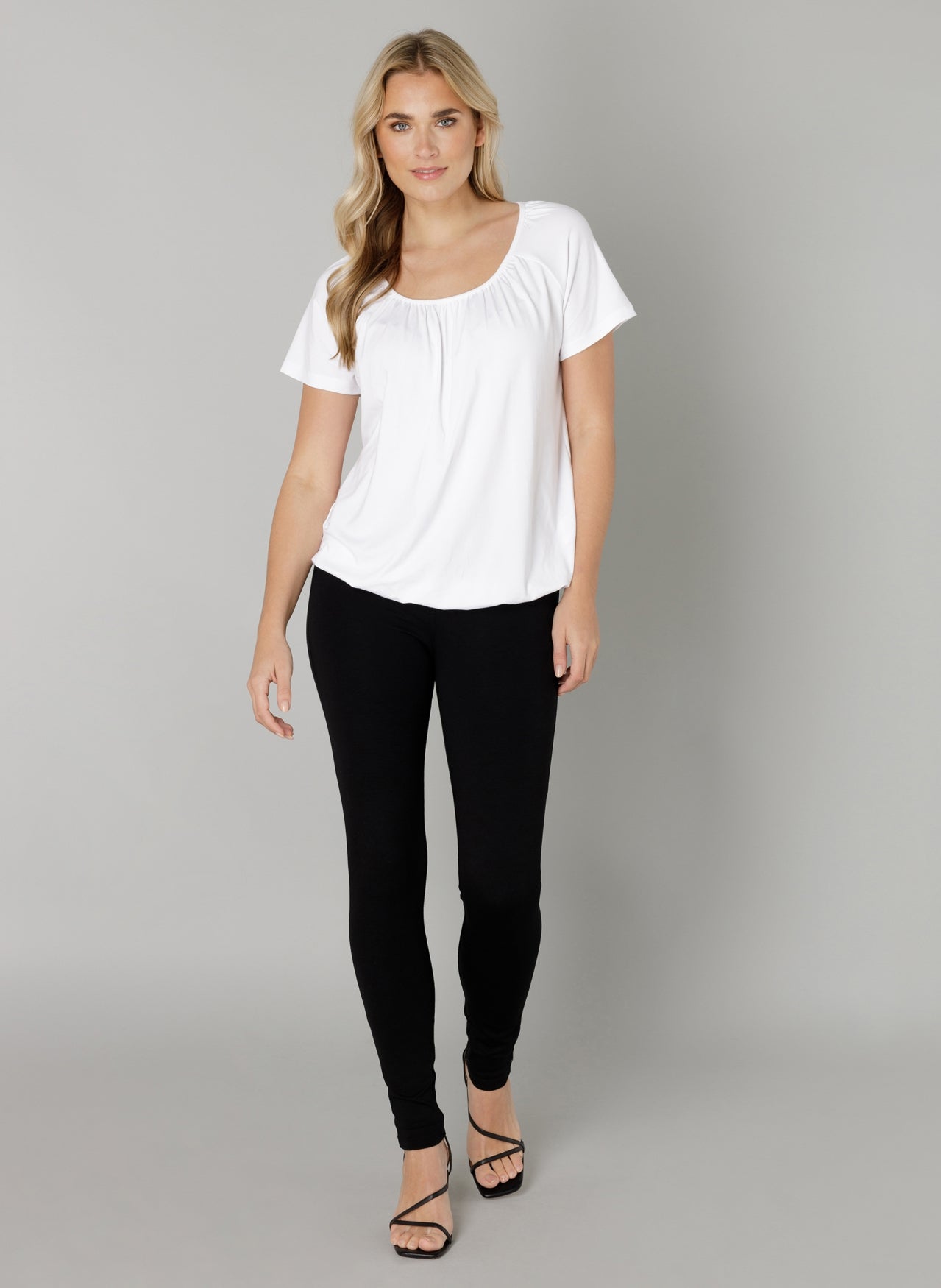 Base Level Top Yona Wit - OAK Fashion Noordwolde