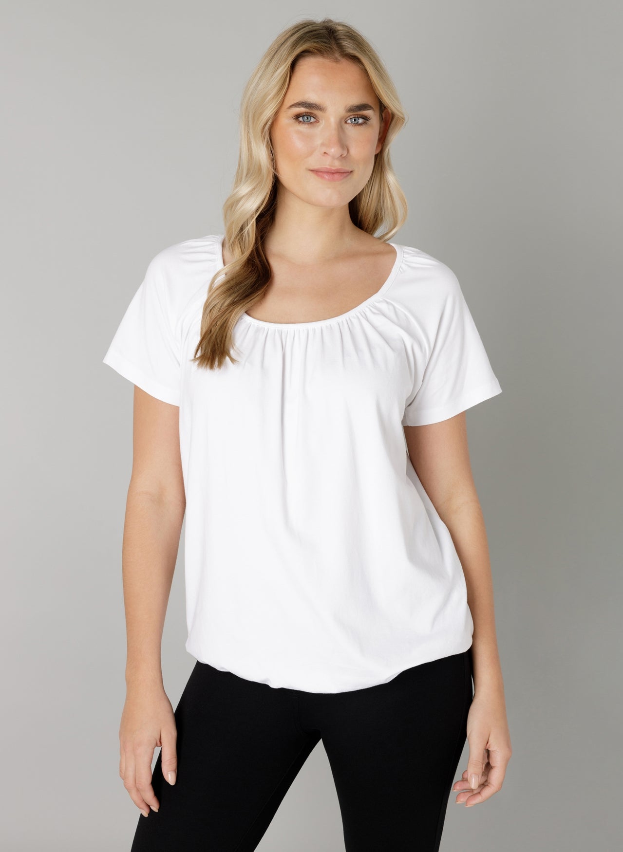 Base Level Top Yona Wit - OAK Fashion Noordwolde