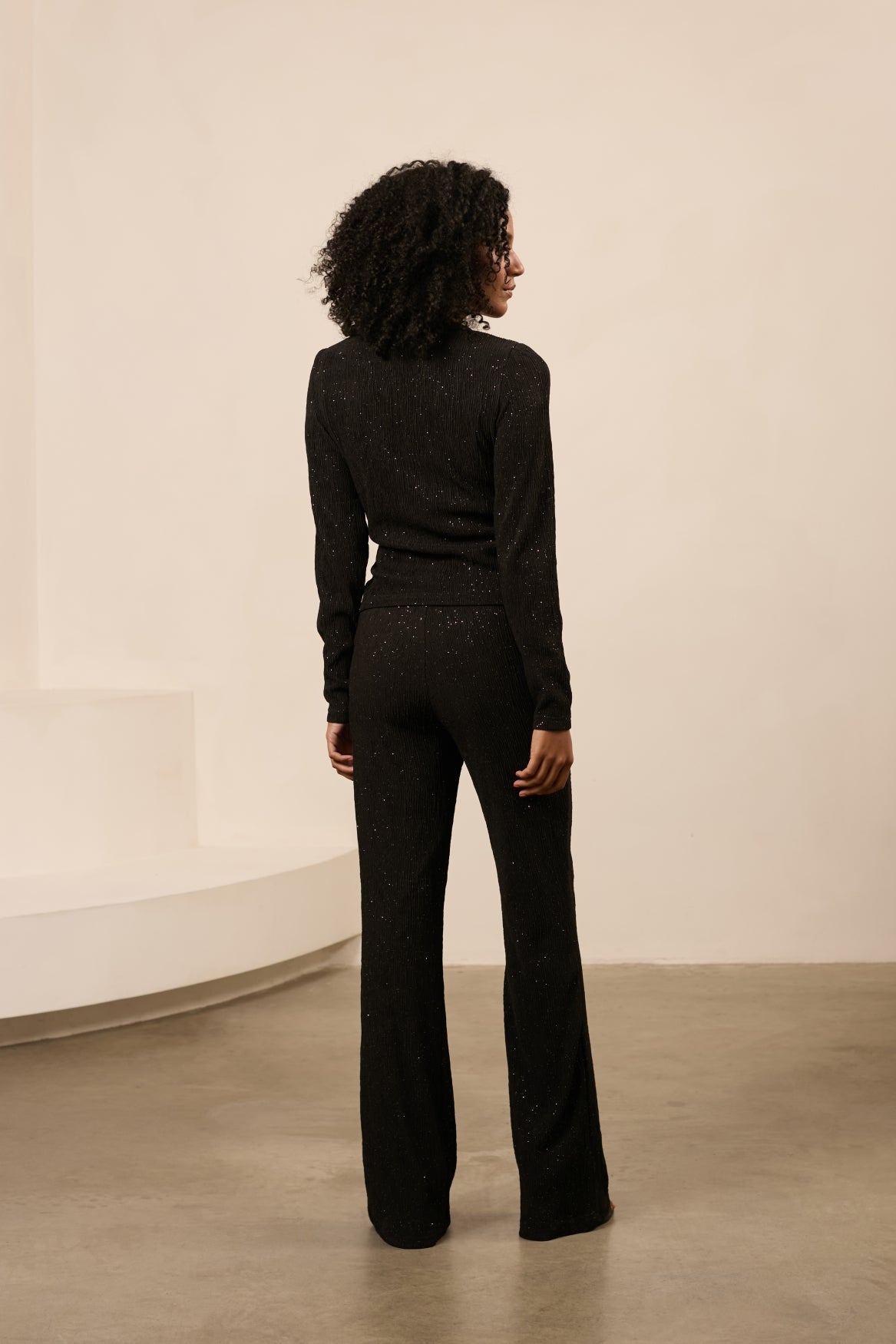 Lofty Manner Top Nyssa Zwart - OAK Fashion Noordwolde