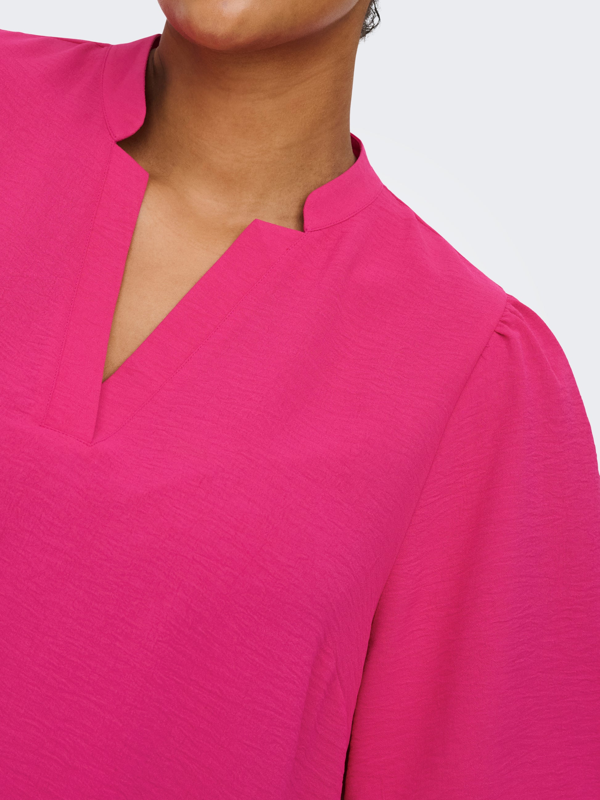 Carmakoma CARNOEMI LIFE 2/4 V-NECK BLOUSE WVN Roze - OAK Fashion Noordwolde