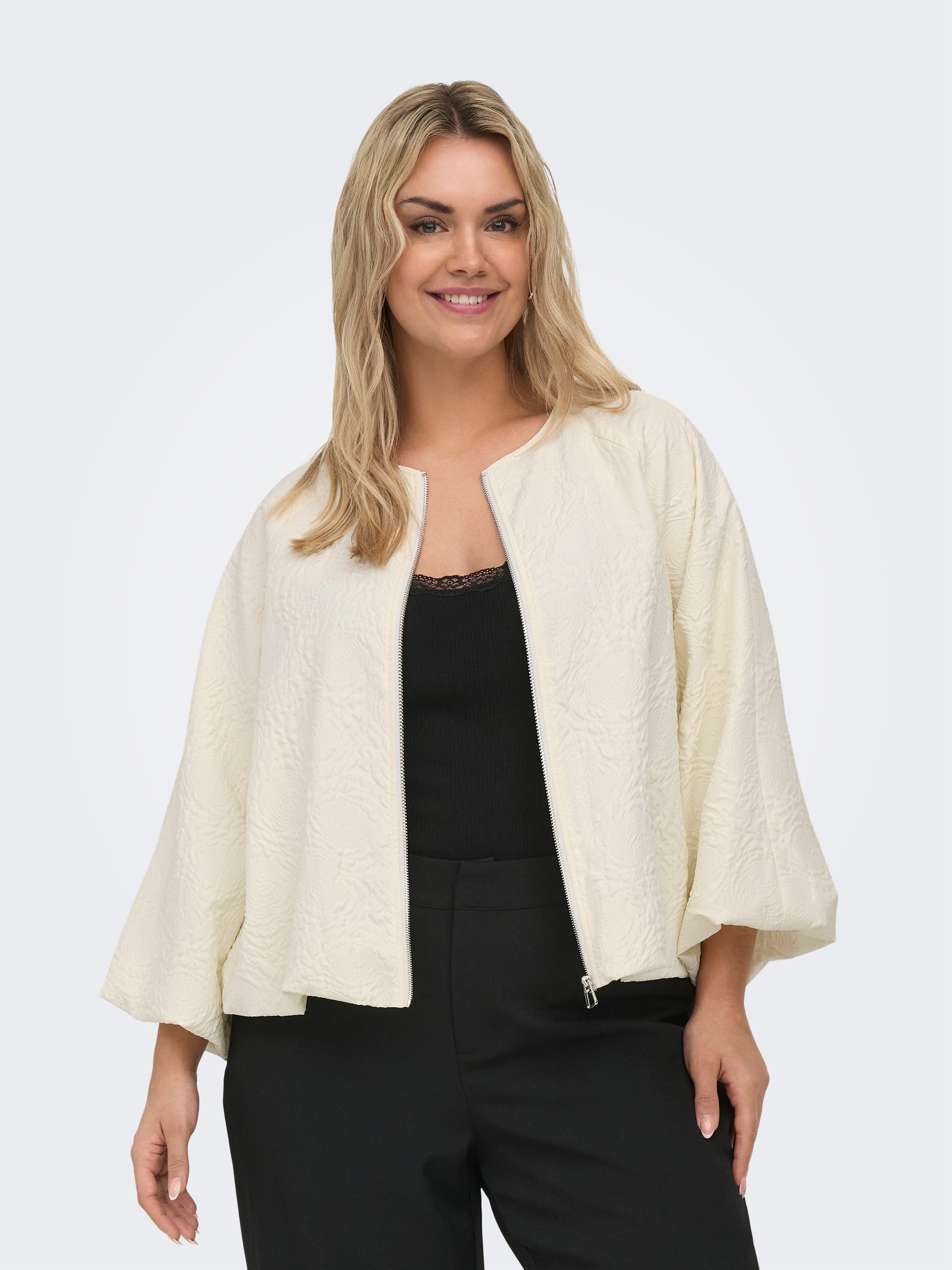 Carmakoma CARANJA BALLOON 3/4 SL JACKET OTW Wit - OAK Fashion Noordwolde