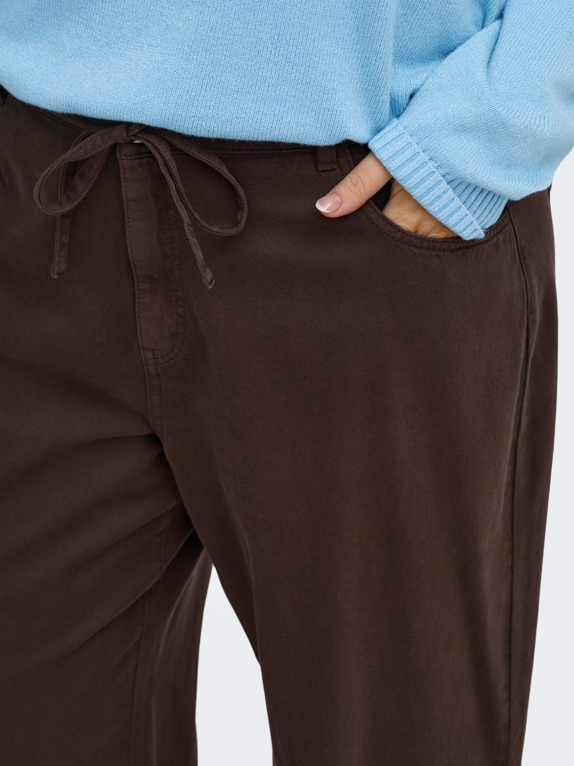 Carmakoma CARGIANNA-SILLA MW STR BELT PANT PNT Bruin - OAK Fashion Noordwolde