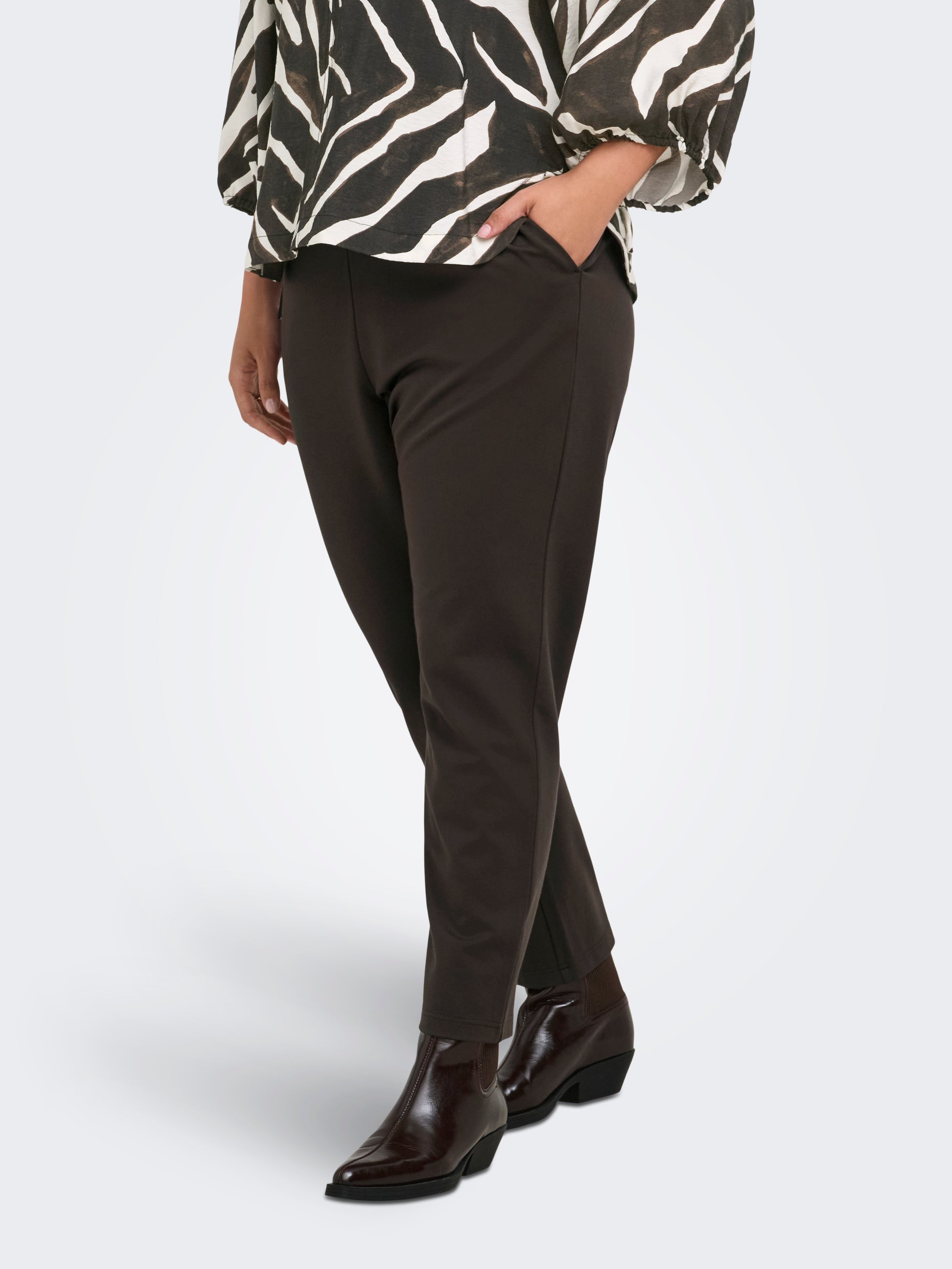 Carmakoma CARGOLDTRASH CLASSIC PANT NOOS Bruin - OAK Fashion Noordwolde