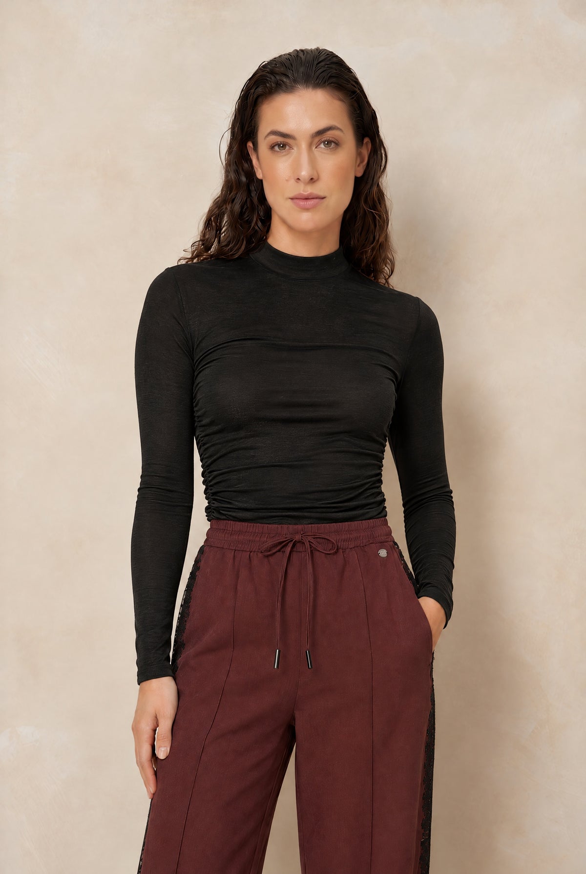 Lofty Manner Top Kelly - Gathered Top Zwart - OAK Fashion Noordwolde