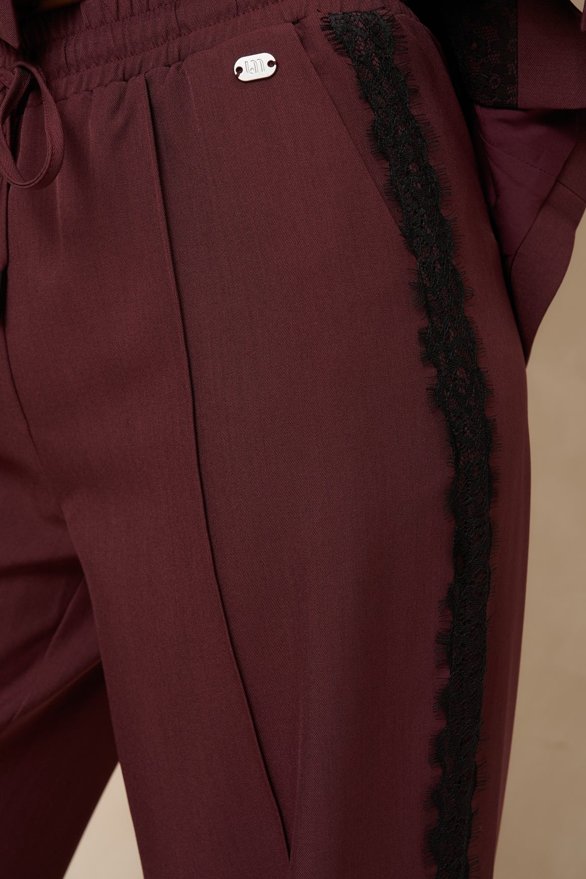 Lofty Manner Pant Koya - Lace Tape Rood - OAK Fashion Noordwolde