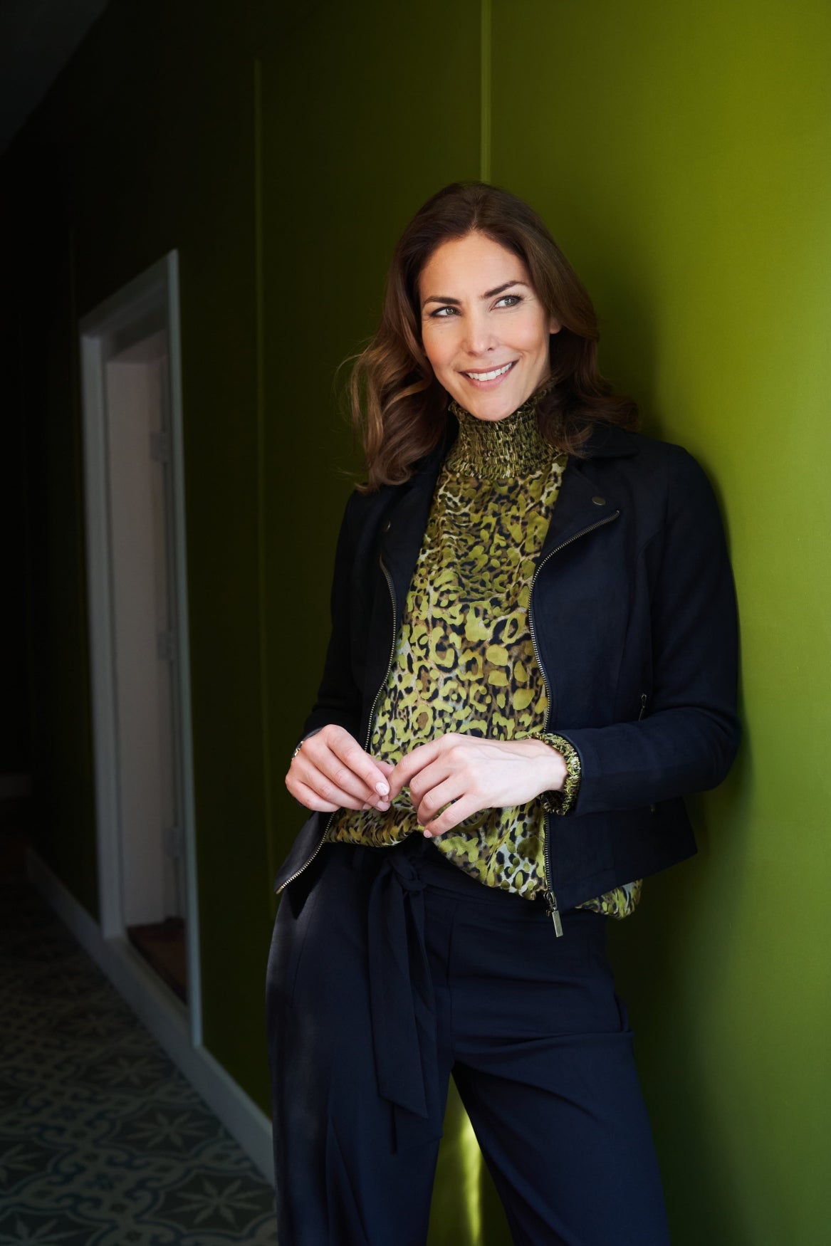 NED Yansel LS-RMJ Suedine Zwart - OAK Fashion Noordwolde