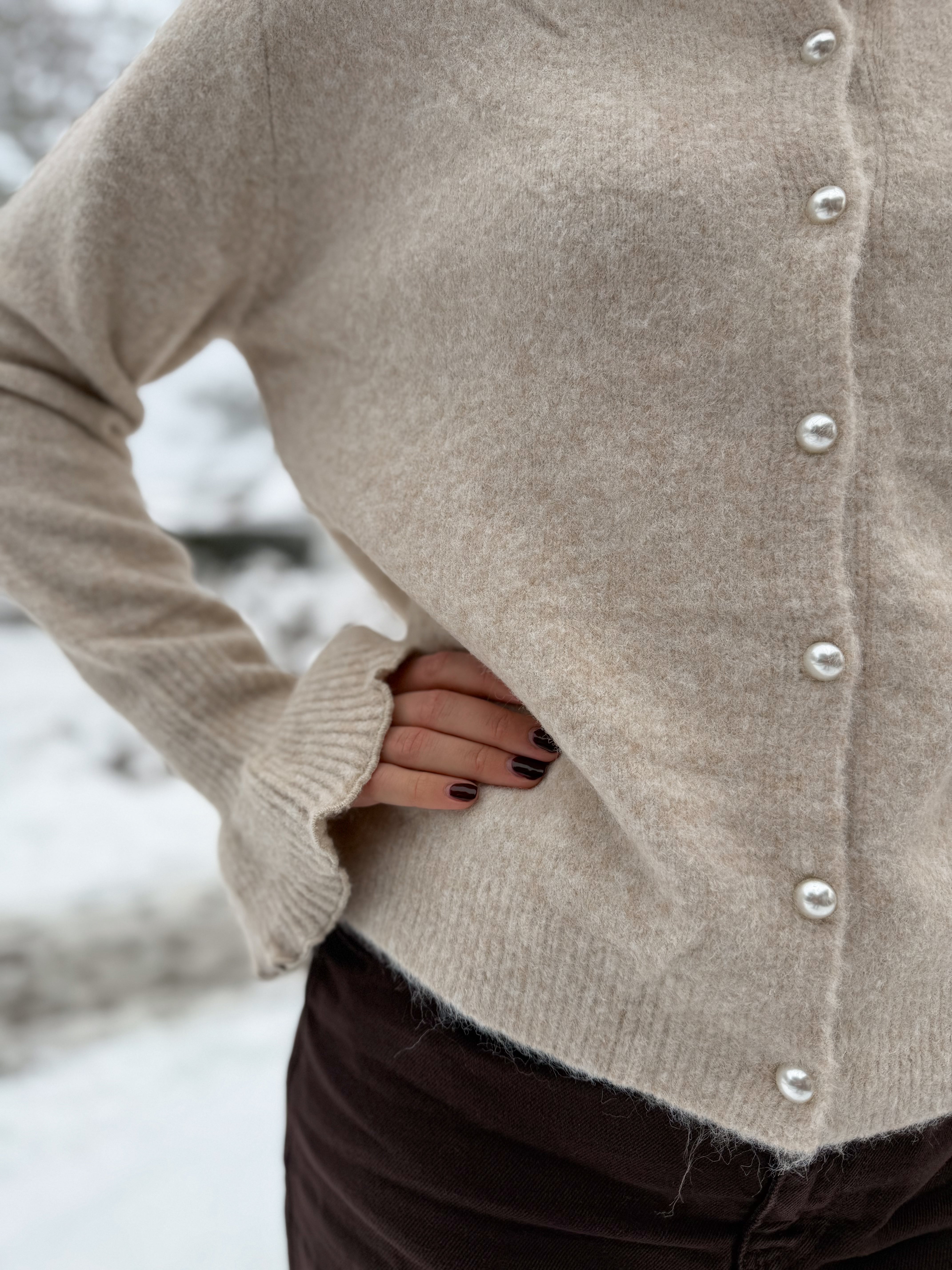 Oak Vest met parel knoop Bruin - OAK Fashion Noordwolde