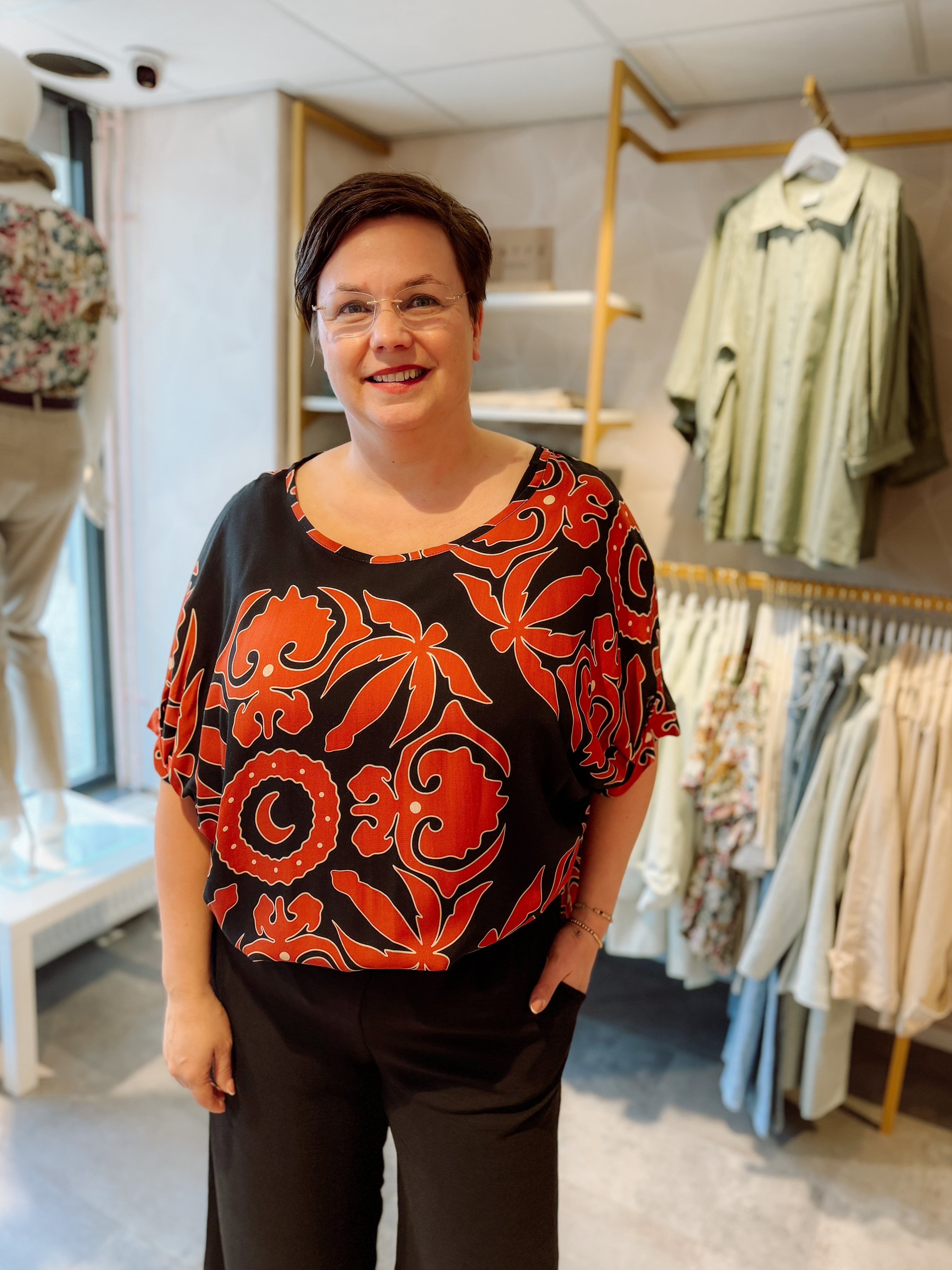 Curviss Top Cindy Zwart - OAK Fashion Noordwolde