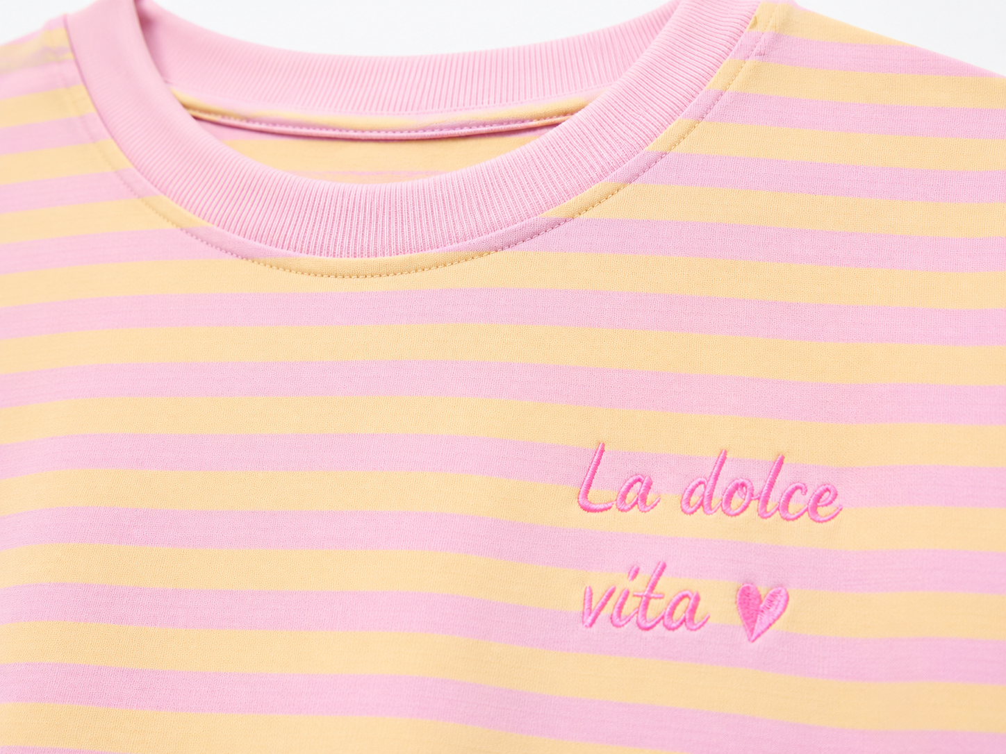 Oak T-shirt Streep La Dolce Vita Geel - OAK Fashion Noordwolde