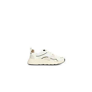 20250627113613_667267_kaesneakers.jpg