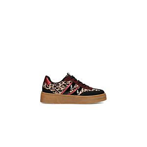20250812134236_3903397_lillysneakers.jpg